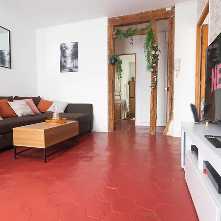 2 Pièces Chic Et Cosy à Paris