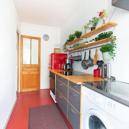 2 Pièces Chic Et Cosy à Paris *